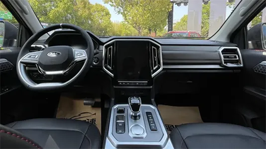 داخل t9؛ بهترین خودرو آفرود چینی